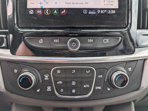 Used 2020 Chevrolet Traverse Premier AWD/4WD image 16