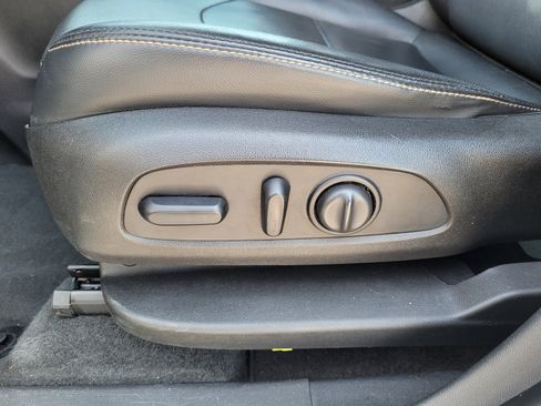 Used 2018 Chevrolet Equinox Premier AWD/4WD image 12