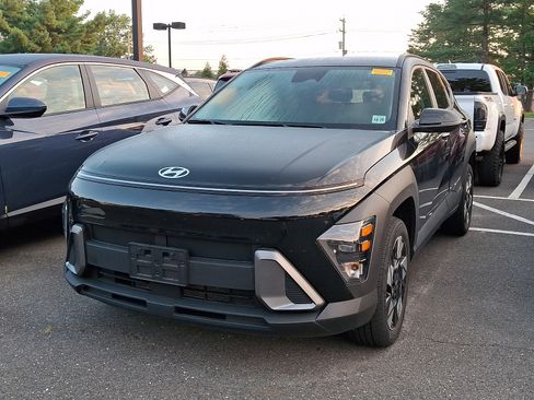 Used 2024 Hyundai Kona SEL AWD/4WD image 2