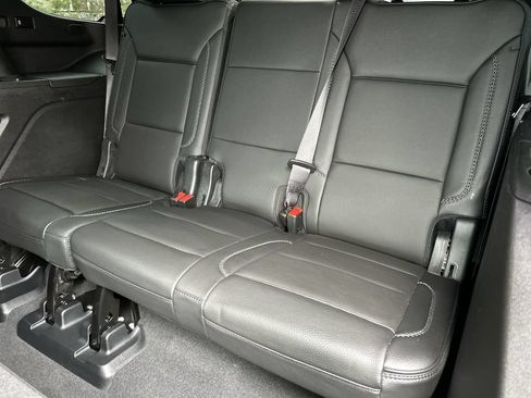 Used 2023 GMC Yukon Denali RWD image 35