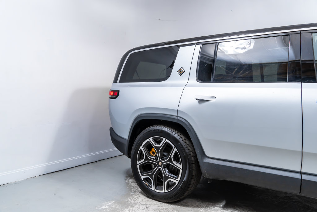 Used 2023 Rivian R1S Launch Edition Quad AWD/4WD image 11