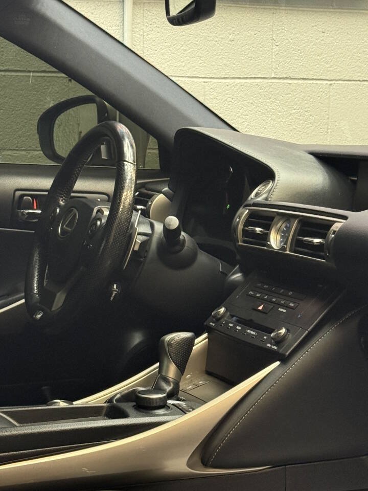 Used 2016 Lexus IS 200t w/ F Sport Package RWD image 7