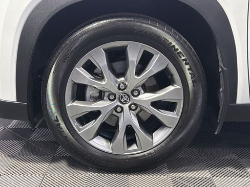 Used 2024 Toyota Grand Highlander AWD Hybrid image 17