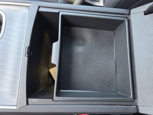 Used 2024 GMC Acadia Elevation image 24