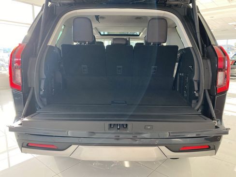 New 2025 Ford Expedition Platinum w/ Platinum Ultimate Package image 4