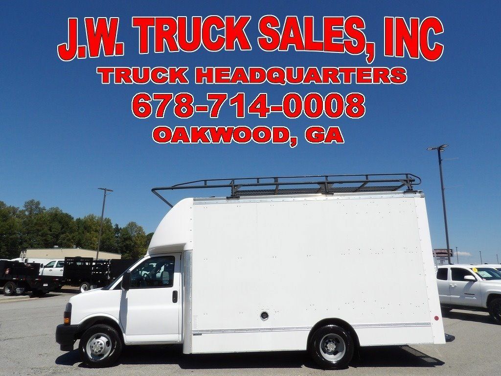Used 2021 Chevrolet Express 3500 w/ Power Convenience Package RWD image 2
