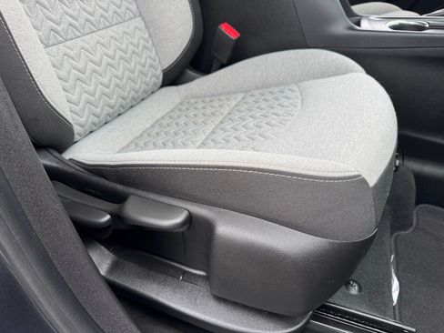 Used 2022 Chevrolet Equinox LS AWD/4WD image 24
