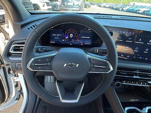 New 2027 Chevrolet Traverse LT w/ Midnight/Sport Edition FWD image 22