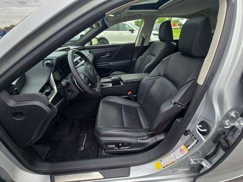 Used 2019 Lexus ES 300h w/ Premium Package FWD image 13