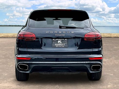 Used 2017 Porsche Cayenne AWD/4WD image 5