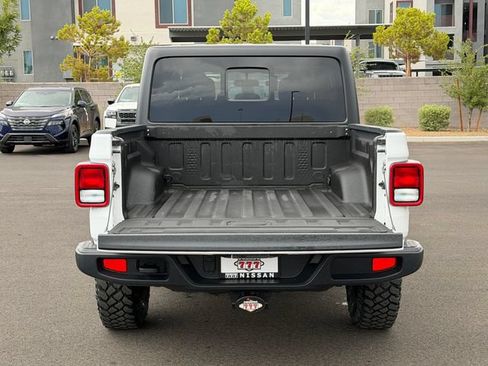 Used 2023 Jeep Gladiator Sport AWD/4WD image 4