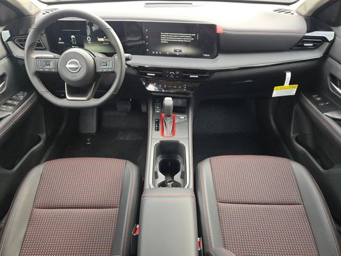 New 2026 Nissan Kicks SR FWD image 13