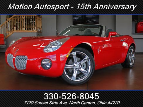 Used 2007 Pontiac Solstice Convertible w/ Premium Package image 1