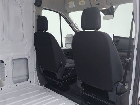 New 2023 Ford E-Transit Medium Roof image 17