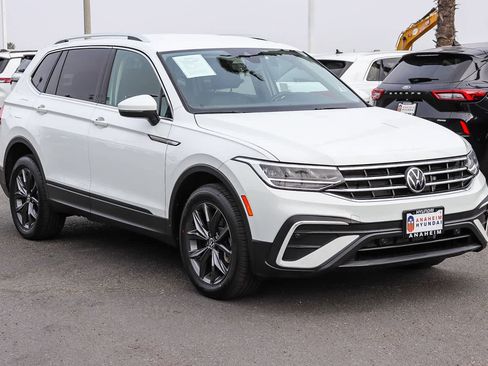 Used 2022 Volkswagen Tiguan SE image 3
