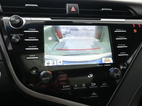 Used 2019 Toyota Camry XSE image 31