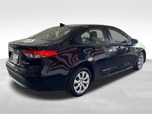 Used 2023 Toyota Corolla LE FWD image 5
