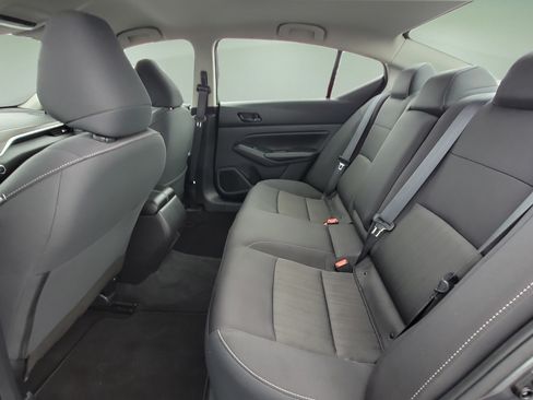 Used 2024 Nissan Altima 2.5 SV AWD/4WD image 16