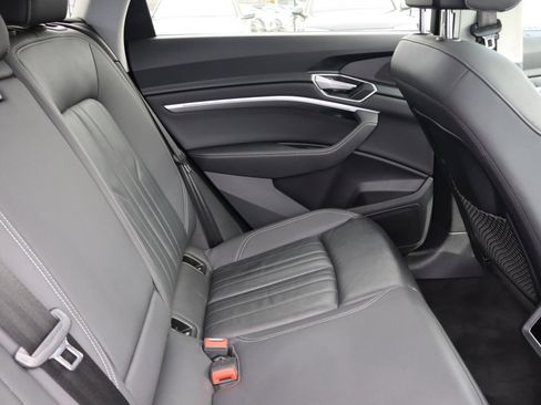 Used 2021 Audi e-tron Premium w/ Convenience Plus Package image 14