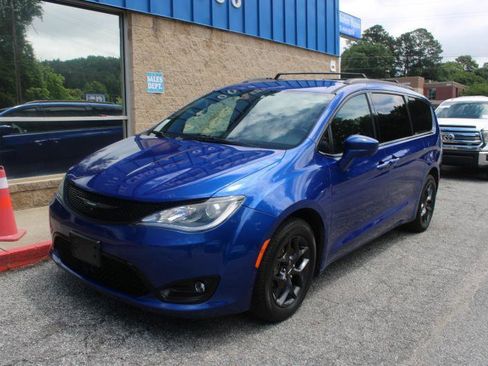 Used 2019 Chrysler Pacifica Touring-L w/ Advanced Safetytec Group FWD image 3