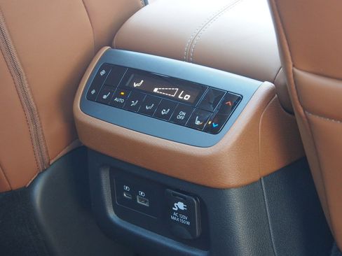 Used 2024 Nissan Pathfinder Platinum w/ Cargo Package FWD image 15
