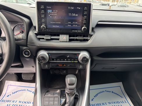 Used 2021 Toyota RAV4 XLE w/ Convenience Package image 12