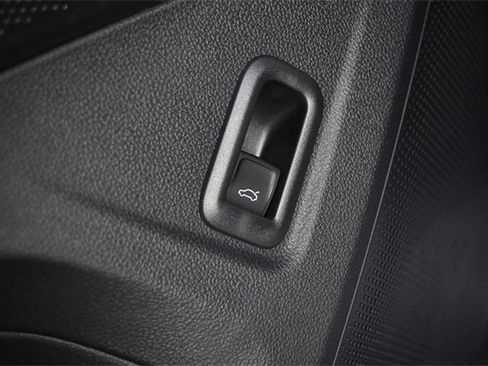 New 2026 Volkswagen Tiguan SE R-Line image 9