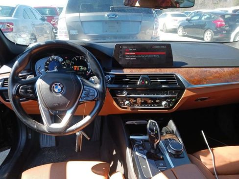 Used 2019 BMW 530i xDrive w/ Convenience Package image 5