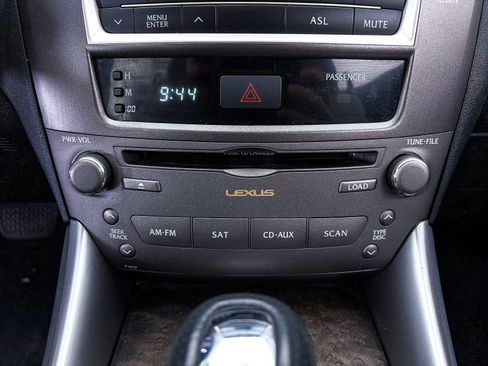 Used 2013 Lexus IS 250C w/ Luxury Pkg RWD image 16