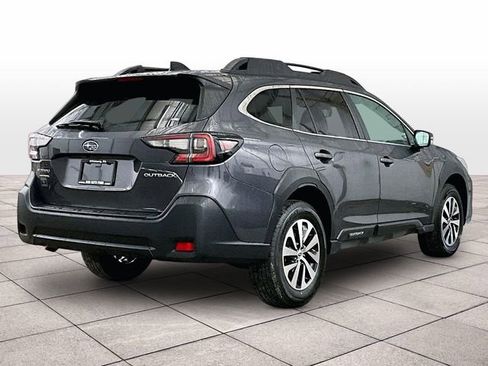 Used 2025 Subaru Outback Premium w/ Popular Package #1 AWD/4WD image 11