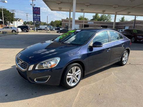 Used 2012 Volvo S60 T5 w/ Climate Pkg FWD image 3