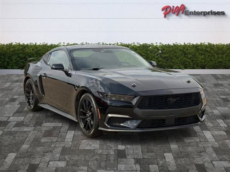 Used 2024 Ford Mustang Coupe RWD image 2