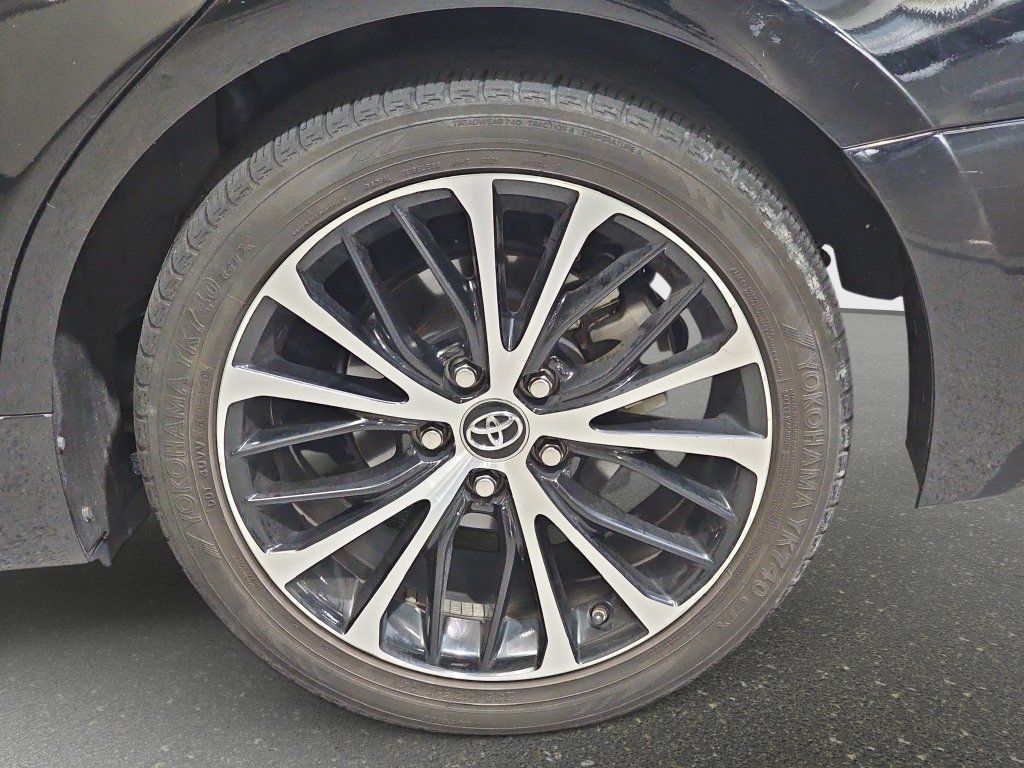 Used 2018 Toyota Camry SE w/ Convenience Package FWD image 33