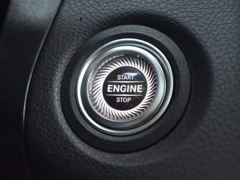 Used 2022 Mercedes-Benz GLC 300 image 29