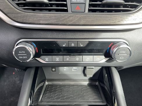 New 2025 Nissan Altima 2.5 SL image 21