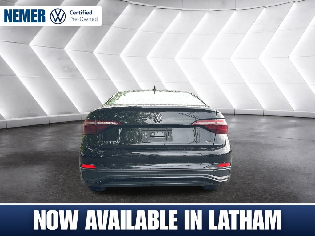Certified 2024 Volkswagen Jetta SE w/ Panoramic Sunroof Package FWD image 4