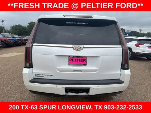 Used 2019 Cadillac Escalade Premium Luxury RWD image 4