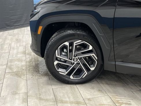 Used 2025 Hyundai Tucson Limited image 38