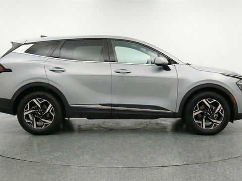 Used 2025 Kia Sportage LX AWD/4WD image 11