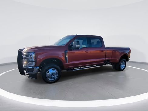 Used 2026 Ford F350 XLT w/ XLT Premium Package image 1