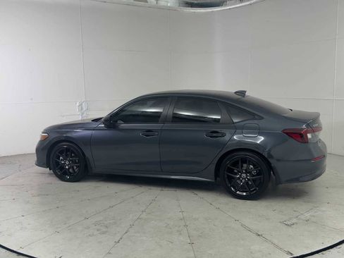 Used 2025 Honda Civic Sport image 4