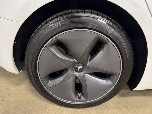 Used 2020 Tesla Model 3 Long Range image 32
