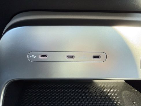 Certified 2026 Hyundai Ioniq 9 Limited w/ Tow & Go Package image 33