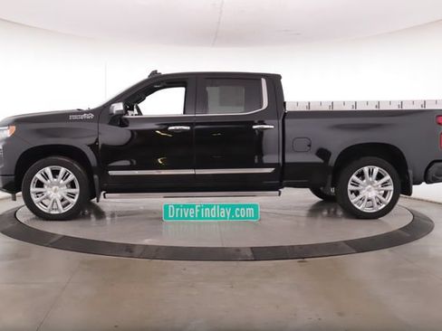 Used 2024 Chevrolet Silverado 1500 High Country w/ Technology Package AWD/4WD image 9