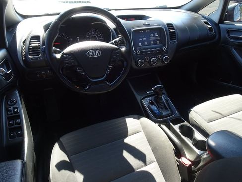 Used 2018 Kia Forte S w/ S Technology Plus Package FWD image 14