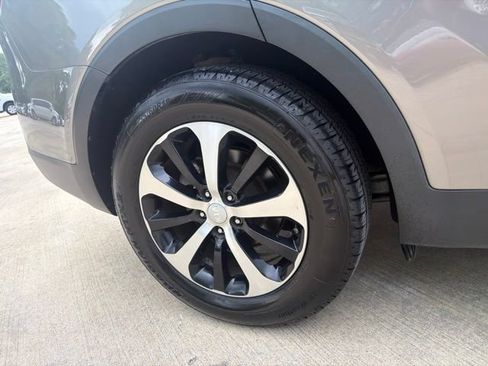 Used 2017 Kia Sorento EX AWD/4WD image 19