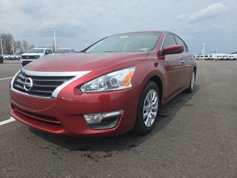 Used 2013 Nissan Altima 2.5 S image 2