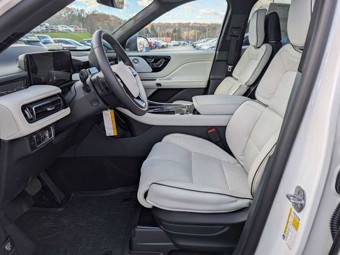 New 2026 Lincoln Aviator Black Label image 4