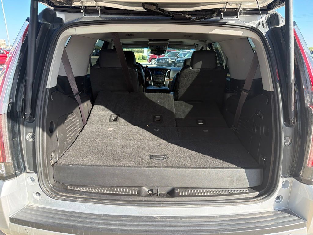 Used 2015 Cadillac Escalade Luxury RWD image 24