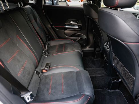 Certified 2025 Mercedes-Benz GLA 250 4MATIC image 18